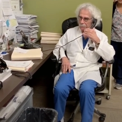 Watch this doctor give woman the news that she’s pregnant